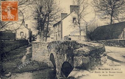 Carte postale ancienne Les Bords de la Bonne-heure Le vieux Pont — Bracieux (Loir-et-Cher)