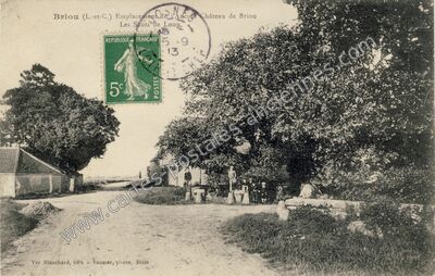 Carte postale ancienne Emplacement de l'Ancien Château de Briou — Briou (Loir-et-Cher)