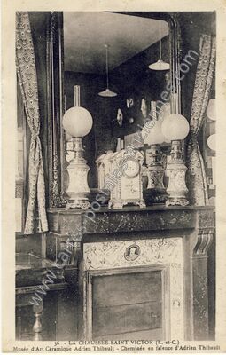 Carte postale ancienne Musée d'Art Céramique Adrien Thibault - Cheminée en faïence d'Adrien Thibault — La Chaussée-Saint-Victor (Loir-et-Cher)