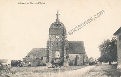 Carte postale ancienne Place de l'Eglise — Choue (Loir-et-Cher)