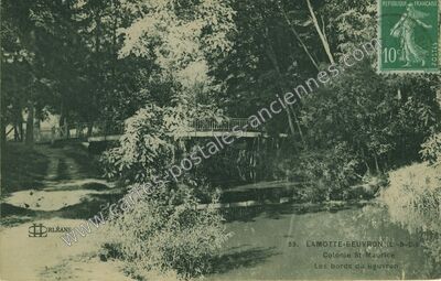 Carte postale ancienne Les bords du Beuvron — Lamotte-Beuvron (Loir-et-Cher)