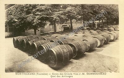 Carte postale ancienne Caves des Grands Vins J.-M. MONMOUSSEAU Quai des Arrivages — Montrichard (Loir-et-Cher)