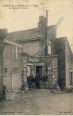 Carte postale ancienne La Mairie et la Poste — Saint-Dyé-sur-Loire (Loir-et-Cher)