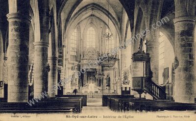Carte postale ancienne Intérieur de l'Église — Saint-Dyé-sur-Loire (Loir-et-Cher)