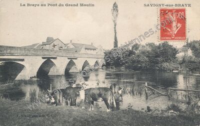 Carte postale ancienne La Braye au Pont du Grand Moulin — Savigny-sur-Braye (Loir-et-Cher)