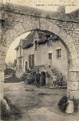Carte postale ancienne Vieille Maison " Guenne dame — Suèvres (Loir-et-Cher)