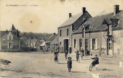 Carte postale ancienne La Place — Le Temple (Loir-et-Cher)