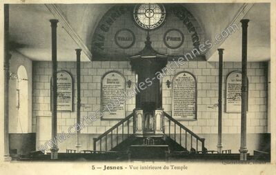 Carte postale ancienne Vue intérieure du Temple — Josnes (Loir-et-Cher)