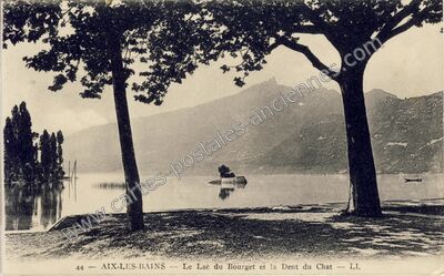 Carte postale ancienne Le Lac du Bourget et la Dent du Chat — Aix-les-Bains (Savoie)