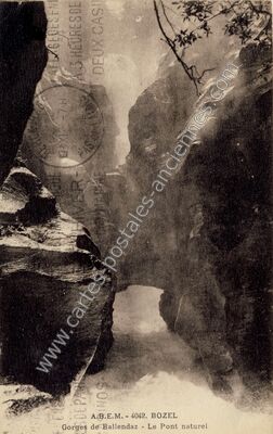Carte postale ancienne Gorges de Ballendaz - Le Pont naturel — Bozel (Savoie)