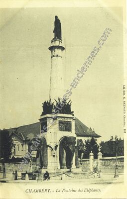 Carte postale ancienne La Fontaine des Eléphants — Chambéry (Savoie)