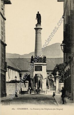 Carte postale ancienne La Fontaine des Eléphants (de Boigne) — Chambéry (Savoie)