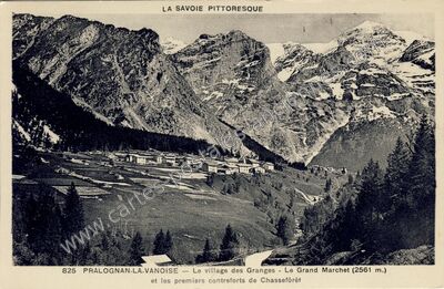Carte postale ancienne Le village des Granges - Le Grand Marchet et les premiers contreforts de Chassefôrêt — Pralognan-la-Vanoise (Savoie)