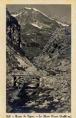 Carte postale ancienne Route de Tignes — Tignes (Savoie)