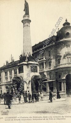 Carte postale ancienne Fontaine des Eléphants, élevée à la mémoire du Général Comte de Boigne (1751-1830) — Chambéry (Savoie)