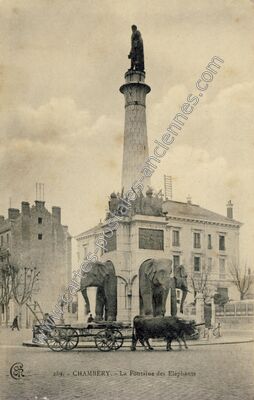 Carte postale ancienne La Fontaine des Eléphants — Chambéry (Savoie)