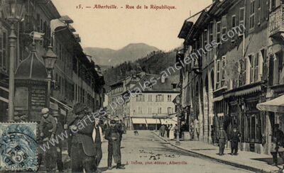 Carte postale ancienne Rue de la République — Albertville (Savoie)