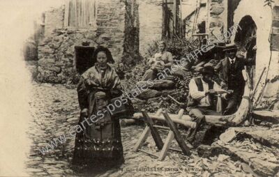 Carte postale ancienne Village des Allues — Les Allues (Savoie)