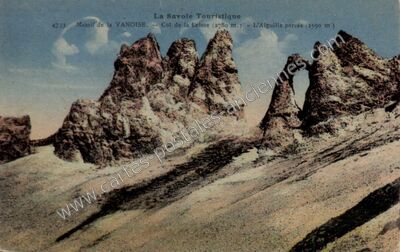 Carte postale ancienne L'Aiguille Percee — Tignes (Savoie)