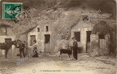 Carte postale ancienne Maison dans le roc — Château-du-Loir (Sarthe)