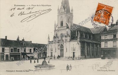 Carte postale ancienne Place de la République — Écommoy (Sarthe)