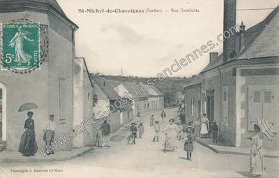 Carte postale ancienne Rue Gambetta — Saint-Michel-de-Chavaignes (Sarthe)