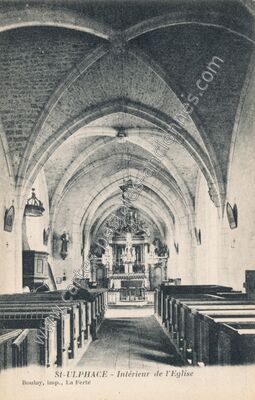 Carte postale ancienne Intérieur de l'Eglise — Saint-Ulphace (Sarthe)