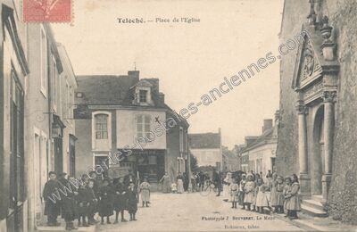 Carte postale ancienne Place de l'Eglise — Teloché (Sarthe)