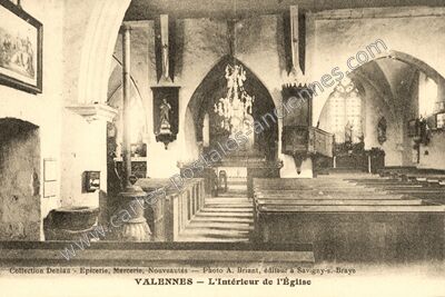 Carte postale ancienne L'Intérieur de l'Église — Valennes (Sarthe)