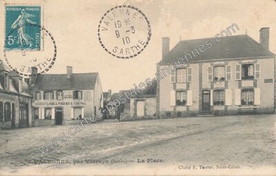 Carte postale ancienne La Place — Valennes (Sarthe)