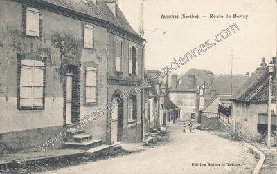 Carte postale ancienne Route de Berfay — Valennes (Sarthe)