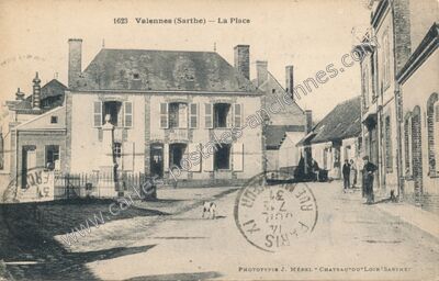 Carte postale ancienne La Place — Valennes (Sarthe)