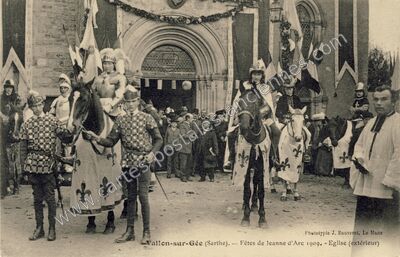 Carte postale ancienne Fêtes de Jeanne d'Arc - Eglise (extérieur) — Vallon-sur-Gée (Sarthe)