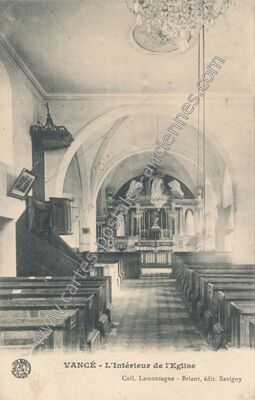 Carte postale ancienne L'Intérieur de l'Eglise — Vancé (Sarthe)