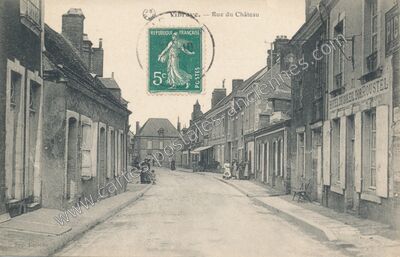 Carte postale ancienne Rue du Château — Vibraye (Sarthe)