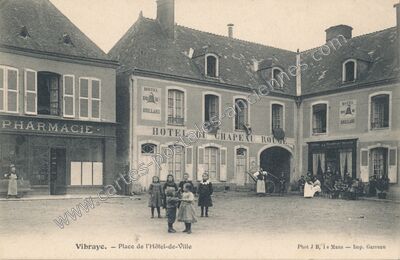 Carte postale ancienne Place de l'Hôtel-de-Ville — Vibraye (Sarthe)