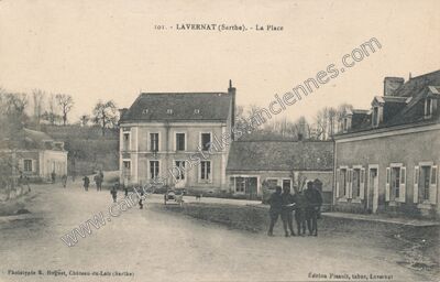 Carte postale ancienne La Place — Lavernat (Sarthe)