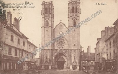 Carte postale ancienne Place de la Cathédrale St-Vincent — Chalon-sur-Saône (Saône-et-Loire)