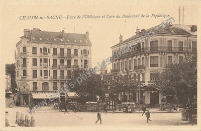 Carte postale ancienne Place de l'Obélisque et Coin du Boulevard de la République — Chalon-sur-Saône (Saône-et-Loire)
