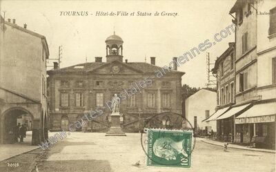 Carte postale ancienne Hôtel-de-Ville et Statue de Greuze — Tournus (Saône-et-Loire)