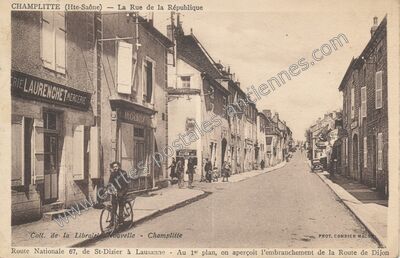 Carte postale ancienne La Rue de la République — Champlitte (Haute-Saône)