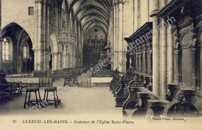 Carte postale ancienne Intérieur de l'Eglise Saint-Pierre — Luxeuil-les-Bains (Haute-Saône)
