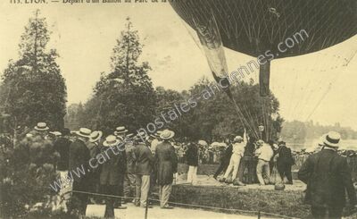 Carte postale ancienne Départ d'un Ballon au Parc — Lyon (Rhône)