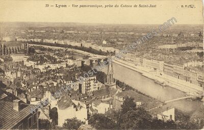 Carte postale ancienne Vue panoramique, prise du Coteau de Saint-Just — Lyon (Rhône)