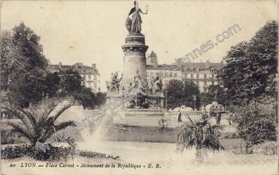 Carte postale ancienne Place Carnot - Monument de la République — Lyon (Rhône)