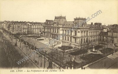 Carte postale ancienne La Préfecture et ses Jardins — Lyon (Rhône)