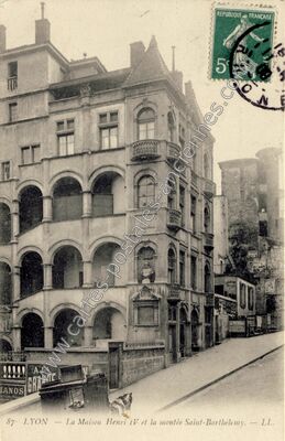 Carte postale ancienne La Maison Henri IV et la montée Saint-Barthélemy — Lyon (Rhône)