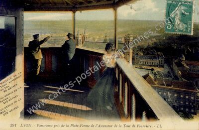 Carte postale ancienne Panorama pris de la Plate-Forme de l'Ascenseur de la Tour de Fourvière — Lyon (Rhône)