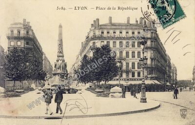 Carte postale ancienne Place de la République — Lyon (Rhône)
