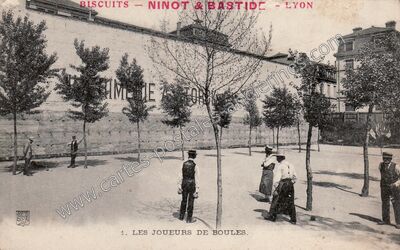 Carte postale ancienne Les joueurs de boules — Lyon (Rhône)